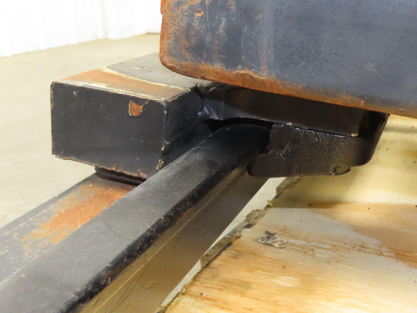 Yale Triple Forklift Mast 3-Stage Class 2 SideShift 16"x 42" Carriage