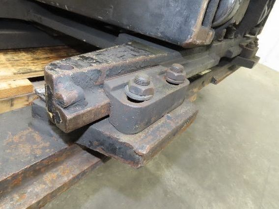 Yale Triple Forklift Mast 3-Stage Class 3 SideShift 20"x38-1/2" Carriage