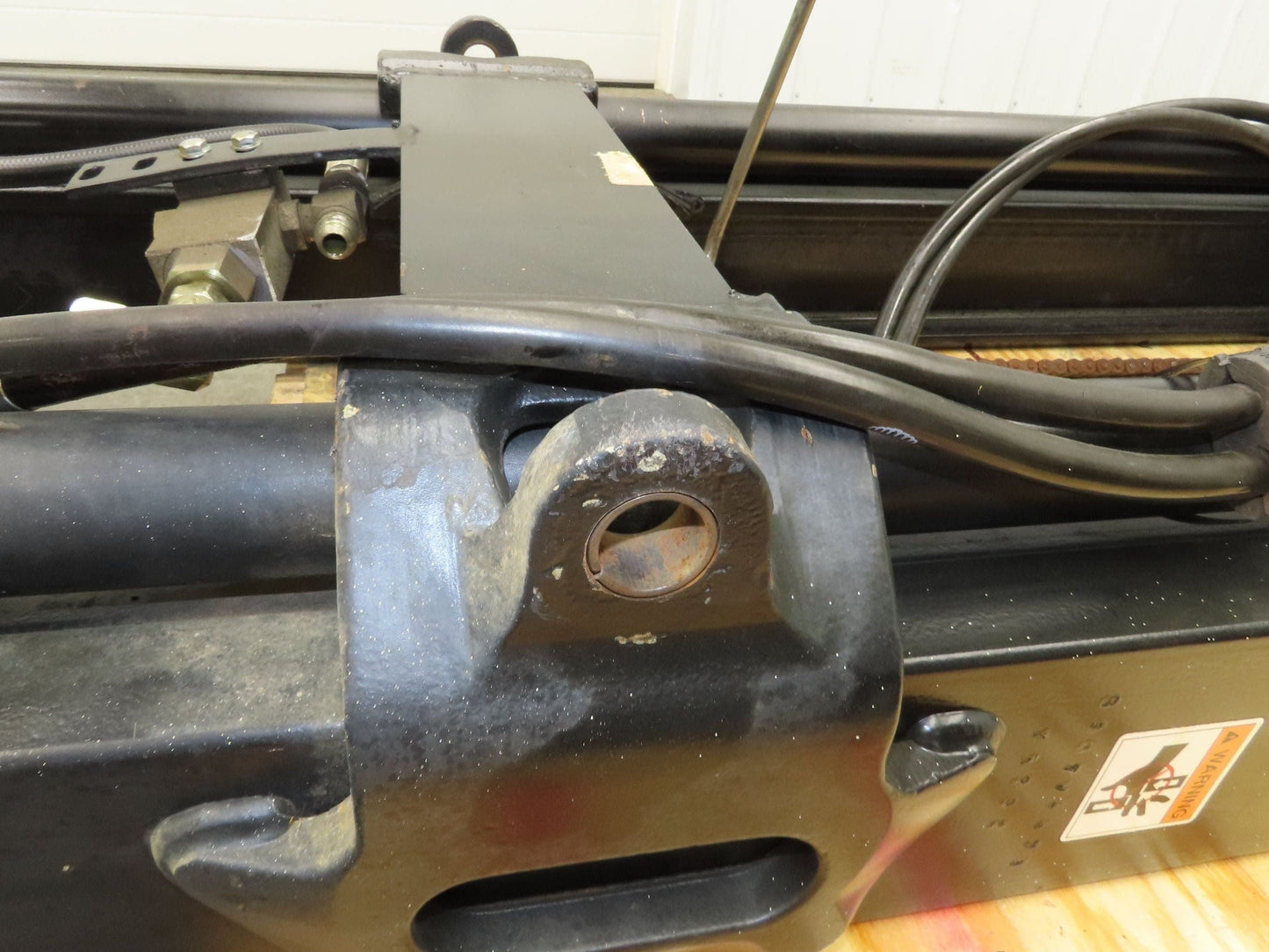 Yale 3292 Duplex Forklift Mast 2-Stage Class 2  No Carriage Missing