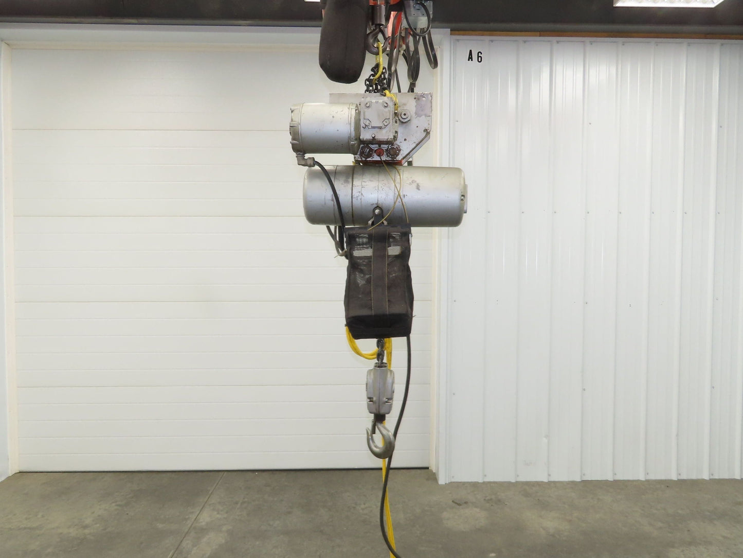 CM Lodestar R 2 Ton Electric Chain Hoist 8 Fpm 14' Lift 635 Power Trolley 3PH