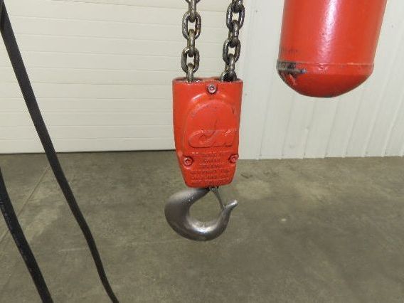 CM Lodestar R2 2 Ton Electric Chain Hoist 2Speed 9'Lift 635 Motor Driven Trolley