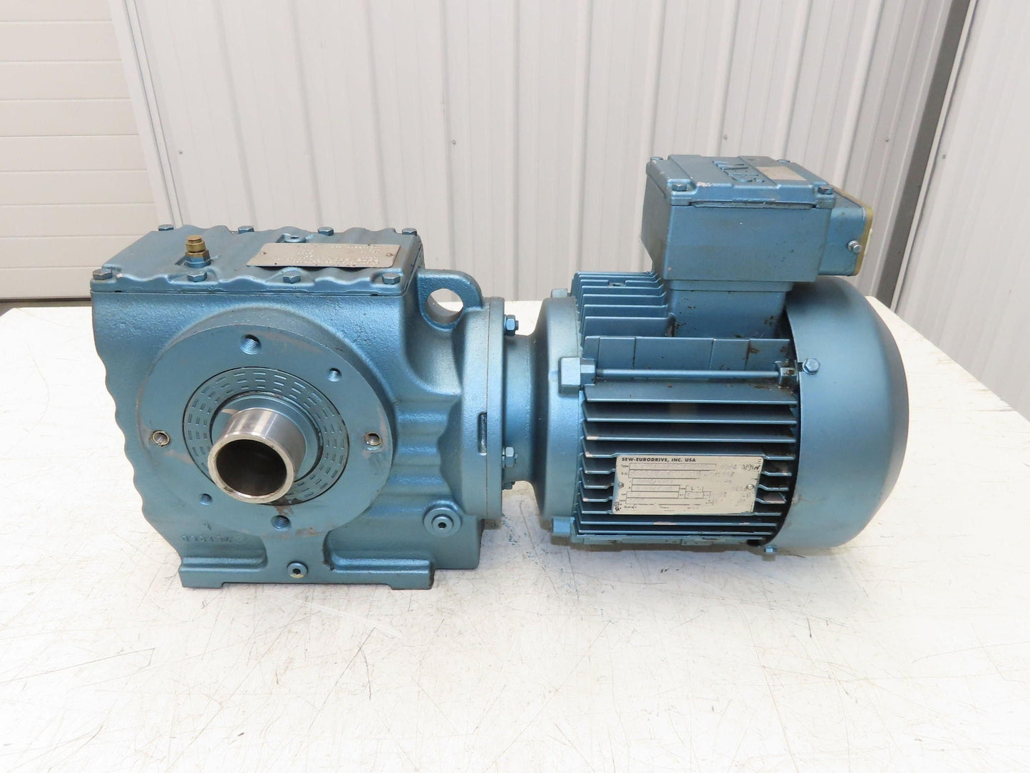 Sew Eurodrive SH67DT90S4ASE1-6TM480 Gearmotor 46.4 Reducer 38rpm 1.5Hp 266/460V