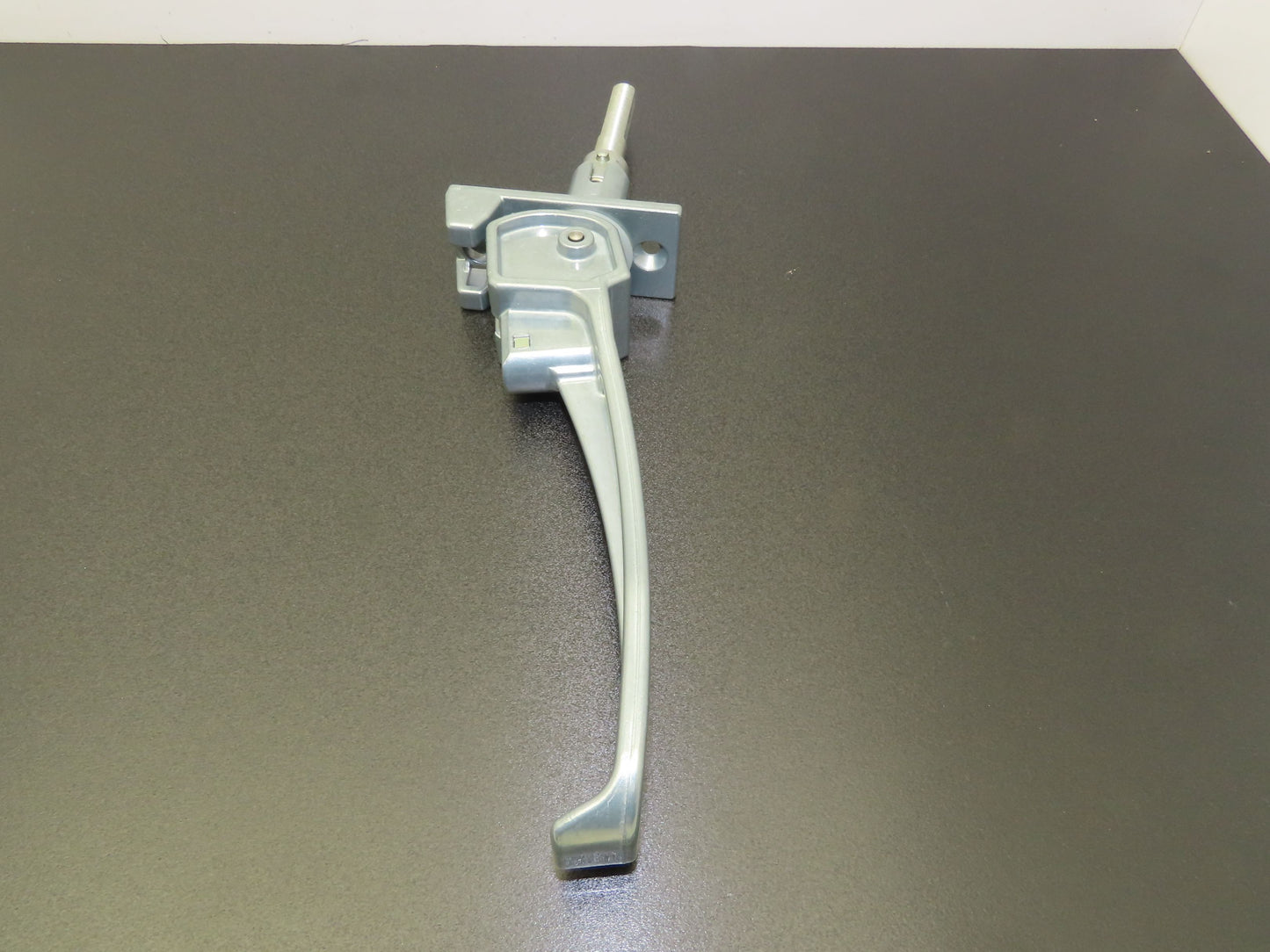 Southco 62-99-1067 Lift & Turn Locking RV Marine Latch 8" Handle