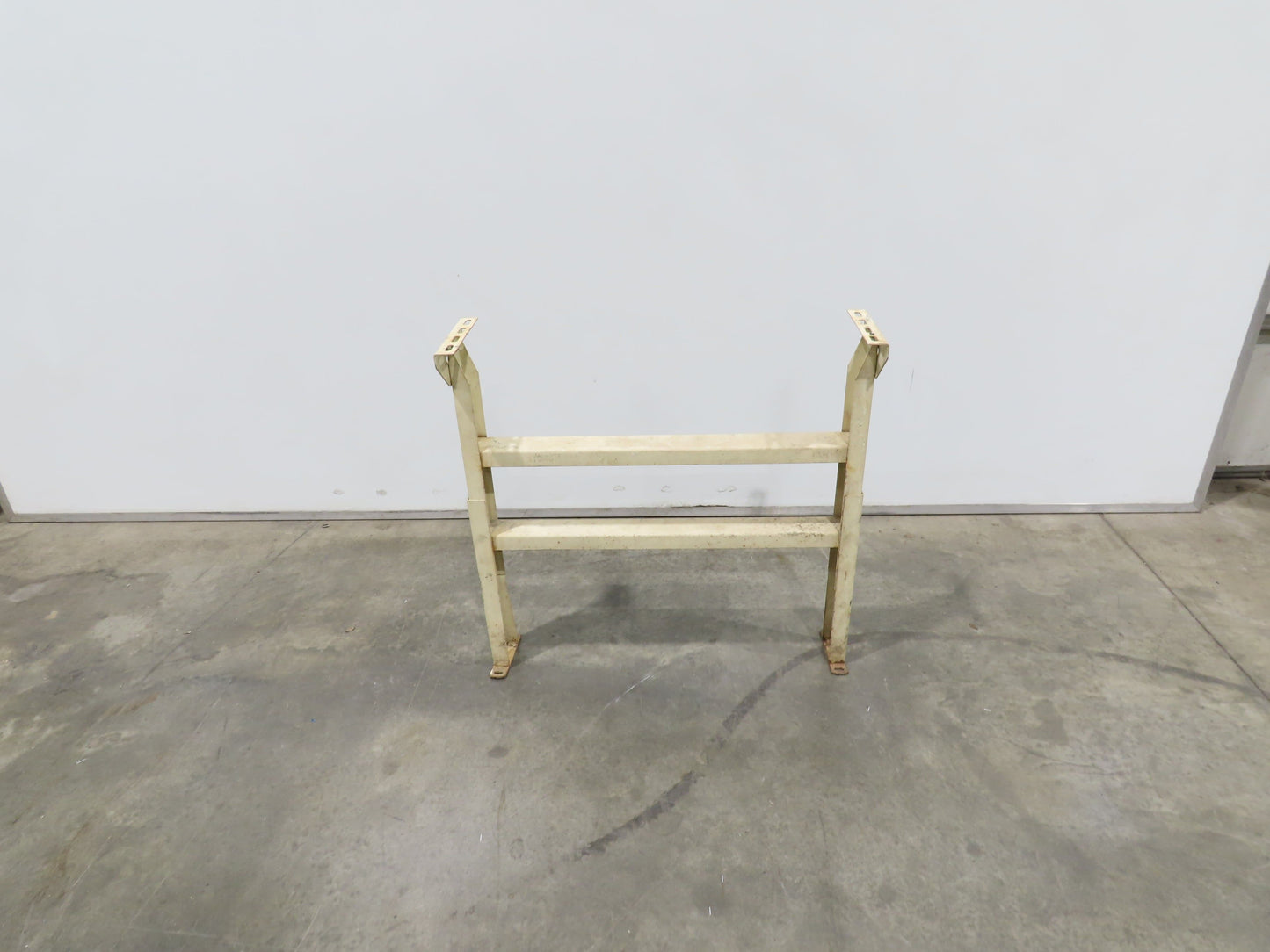 Hytrol 32"W Conveyor Leg Stationary Floor Support TAN 24-5/8" to 36-5/8"H