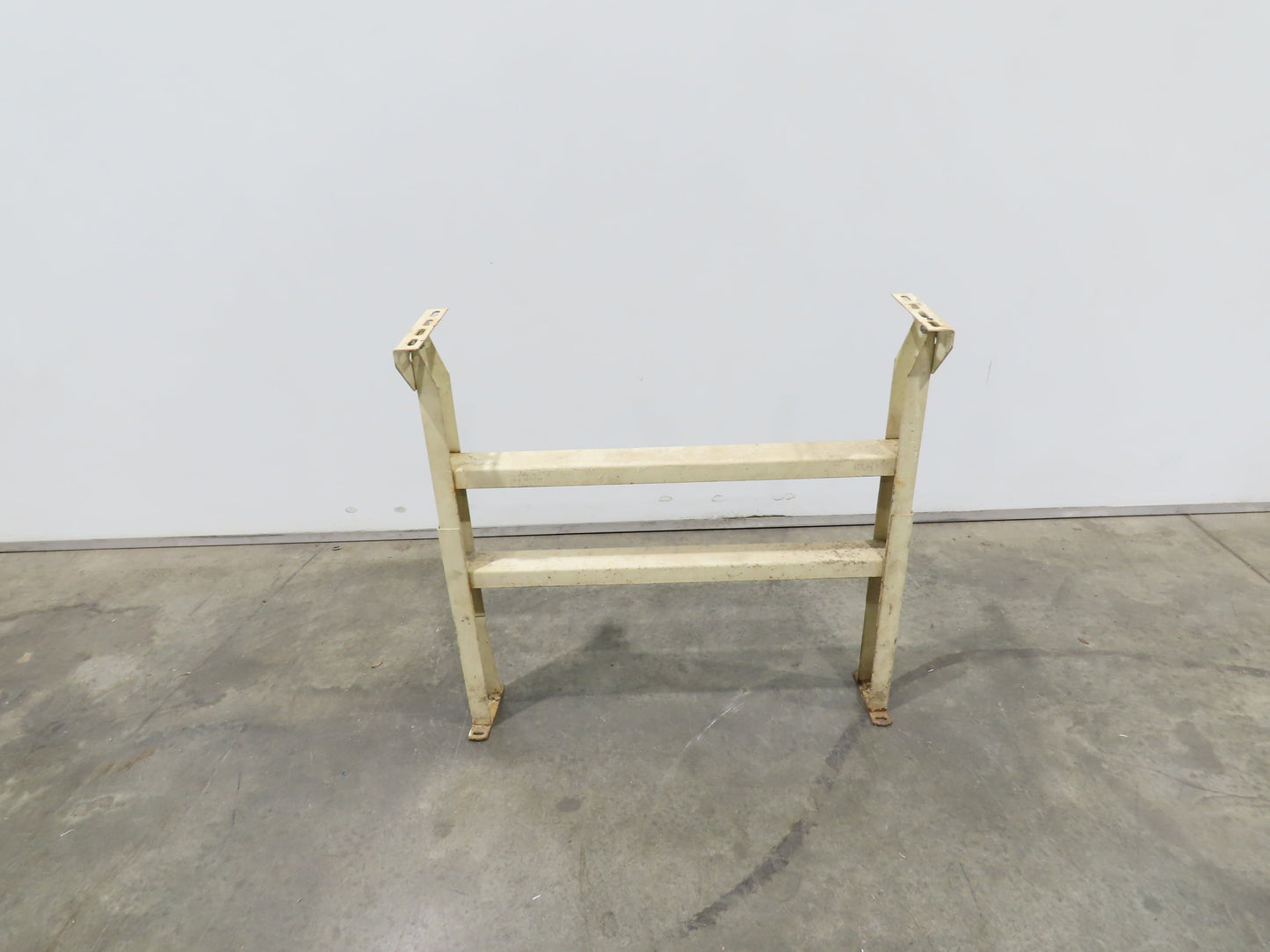 Hytrol 32"W Conveyor Leg Stationary Floor Support TAN 24-5/8" to 36-5/8"H