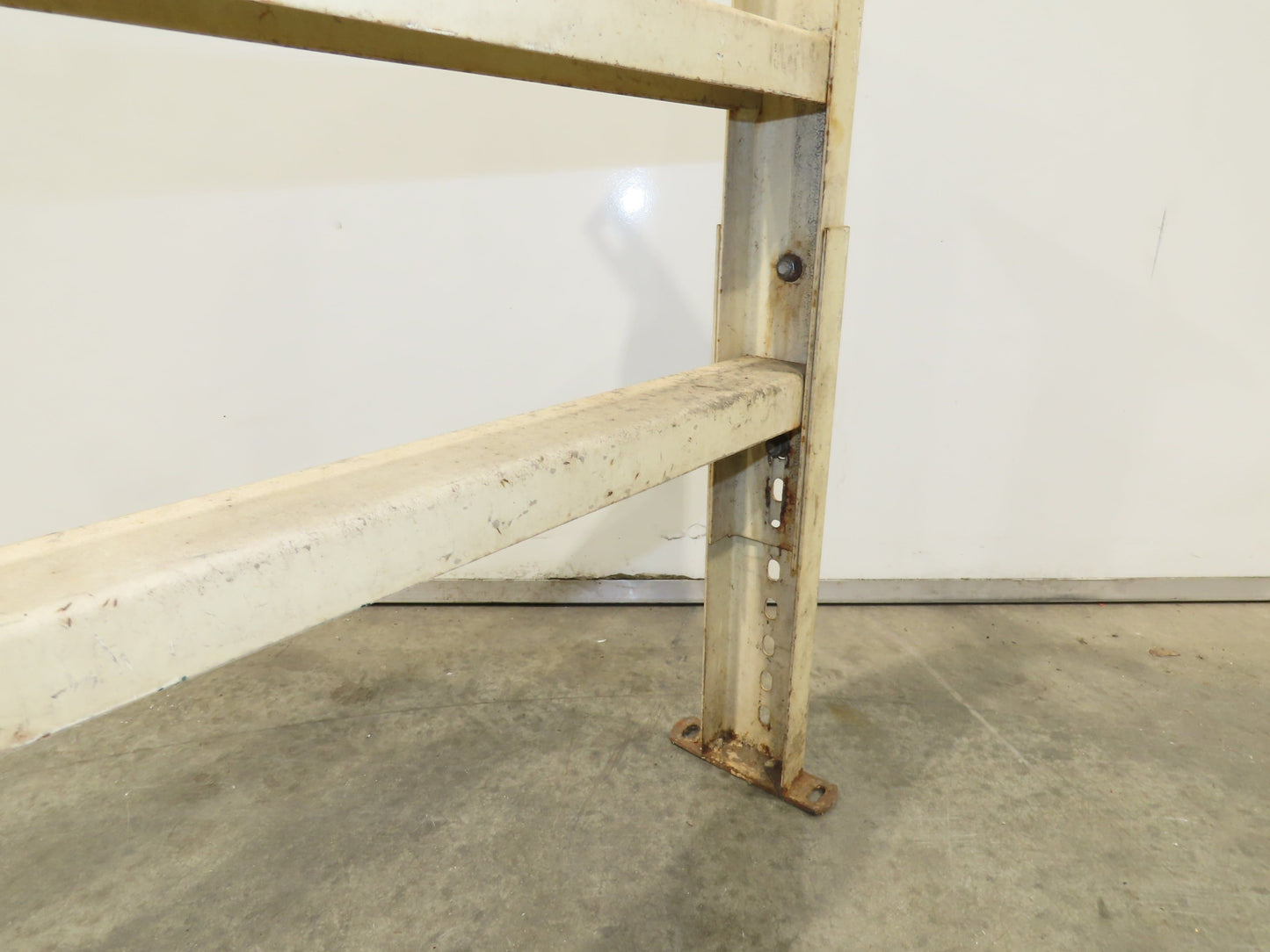 Hytrol 32"W Conveyor Leg Stationary Floor Support TAN 24-5/8" to 36-5/8"H