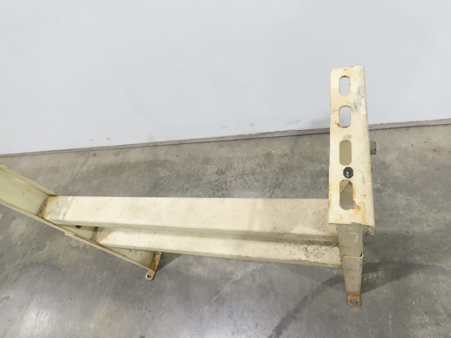 Hytrol 32"W Conveyor Leg Stationary Floor Support TAN 24-5/8" to 36-5/8"H