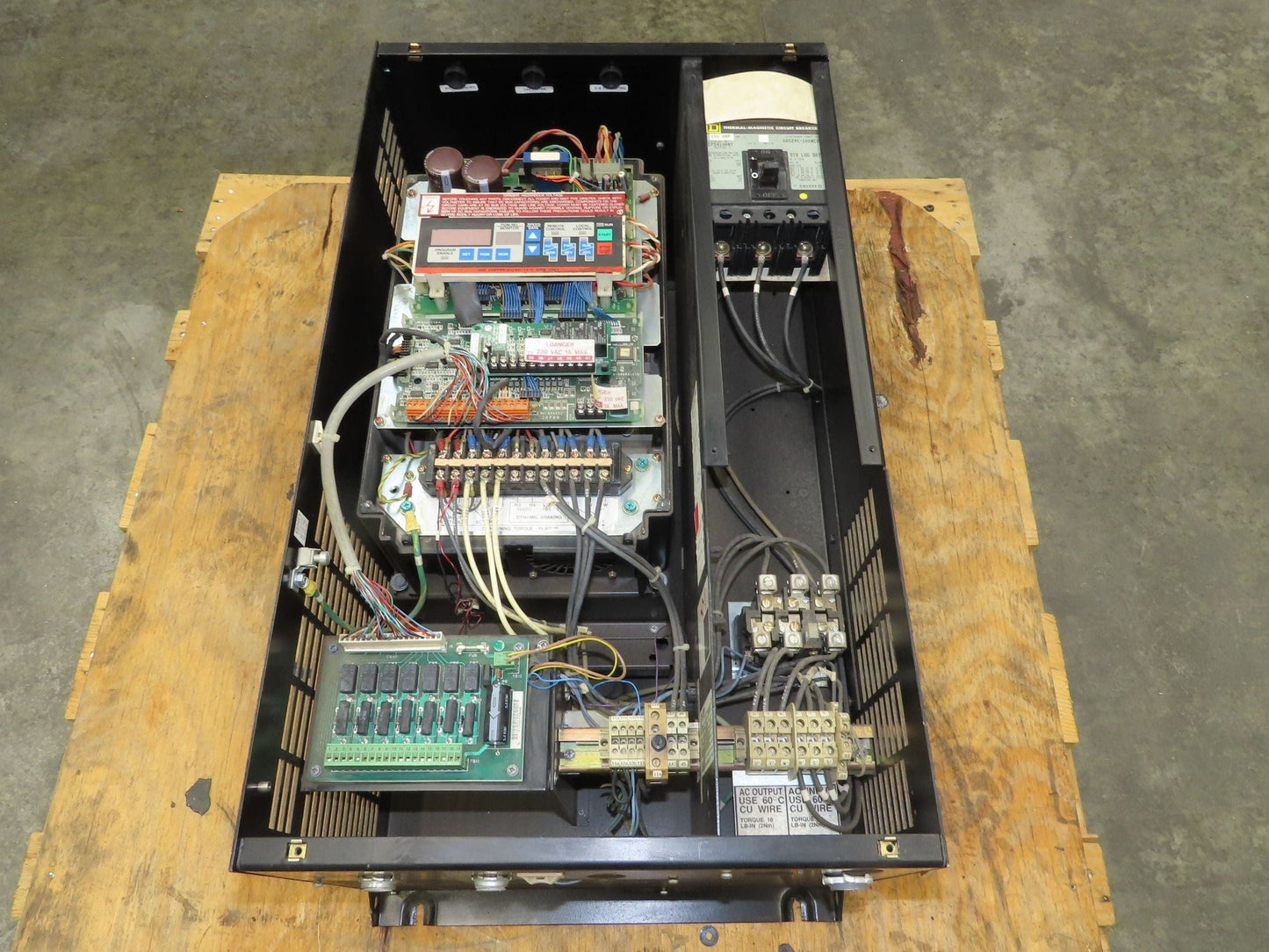 Reliance 2GU41007 AC V-S Drive GP-2000 VFD 10.7KVA 7.5Hp 460V 3Ph 100A Breaker