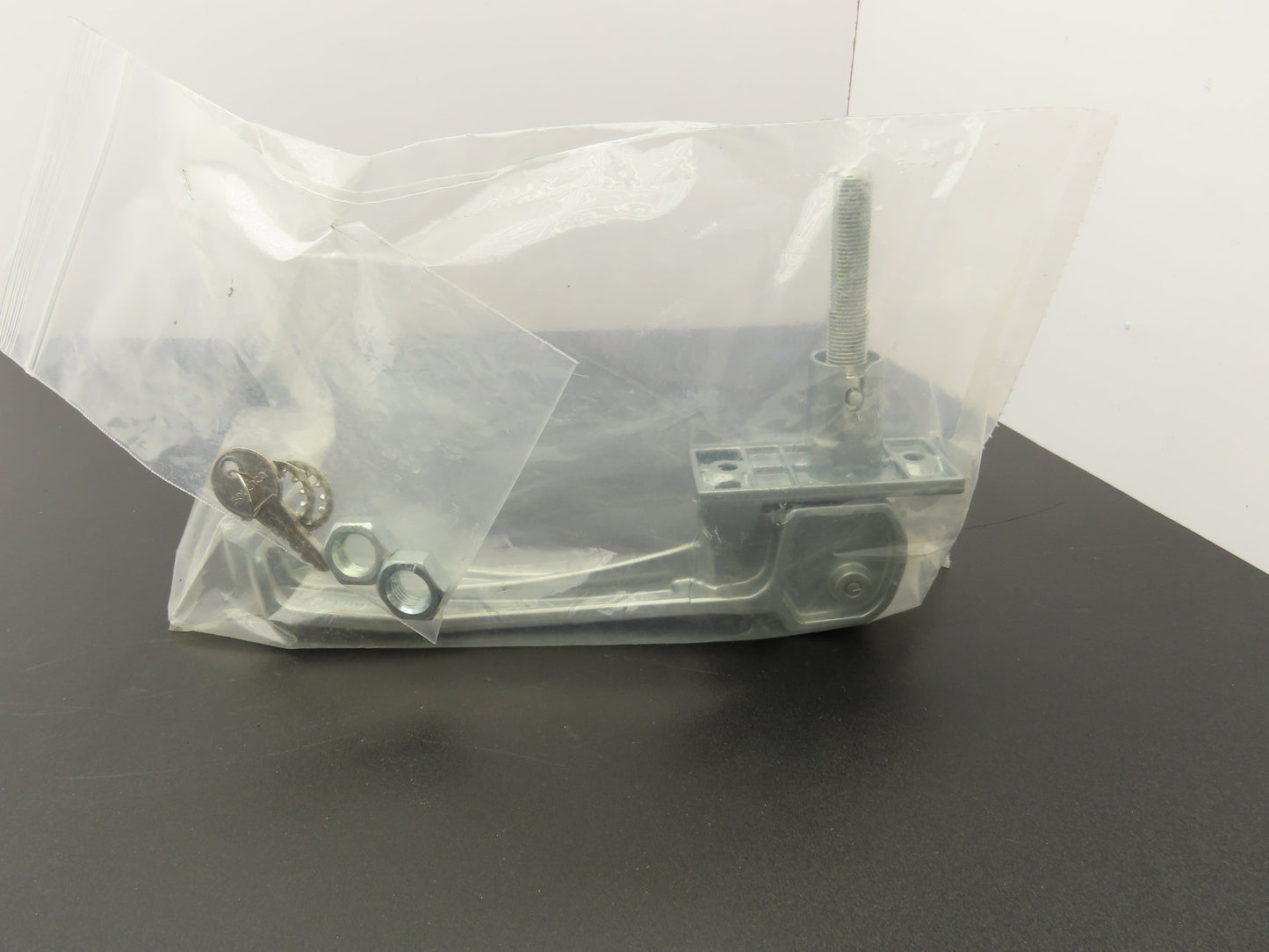 Southco 62-99-1067 Lift & Turn Locking RV Marine Latch 8" Handle