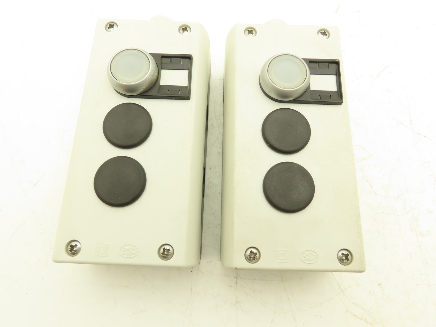 Moeller 60947 3-Hole PB Box IEC IP67 1 Lighted Pushbutton 1NO Contact Lot of 2