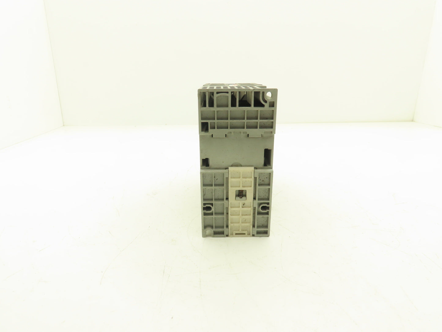 Allen Bradley 25B-D2P3N114 PowerFlex 525 VFD 500Hz 1Hp 460v 2.3A F/W 5.001 Ser A