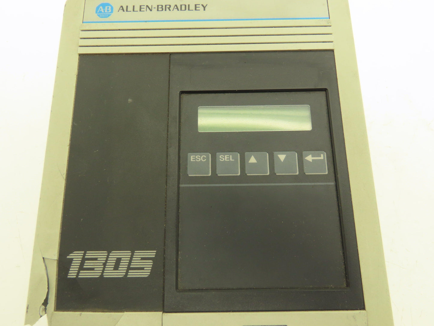 Allen Bradley 1305-BA04A-ES VFD AC Drive 1.5kW 2Hp 380-460v 4A 0-400Hz Ser C