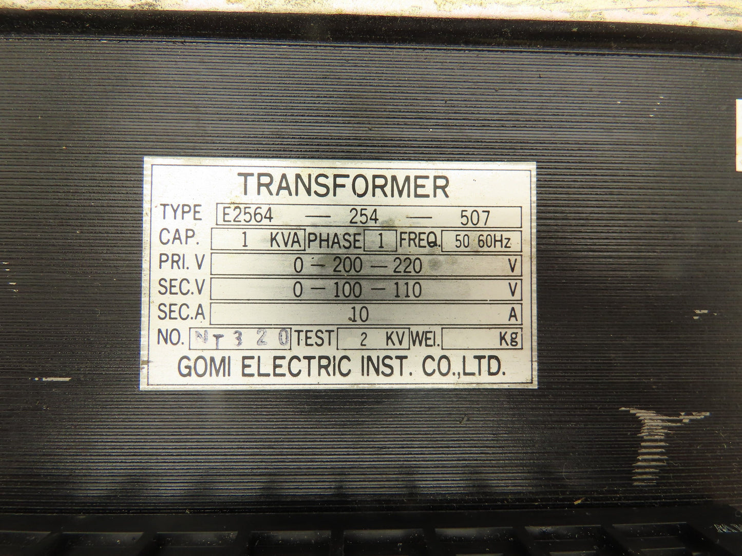 Gomi Transformer 200/220VAC Pri 100/110V Sec 1KVA 1 PH