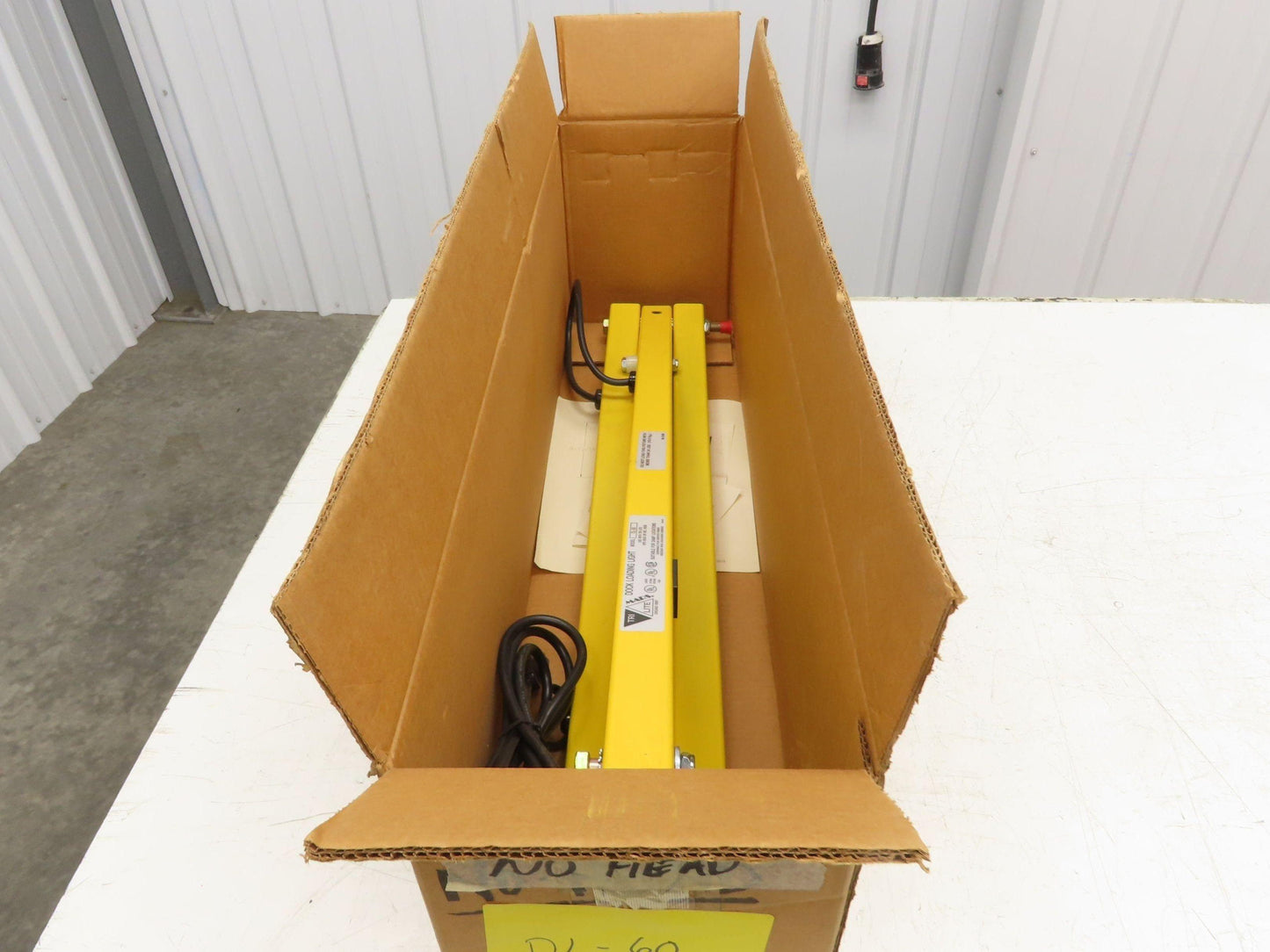 Mars DL-60 Tri-Lite Dock Loading Light Arm 60" Reach Heavy duty 24lbs Max