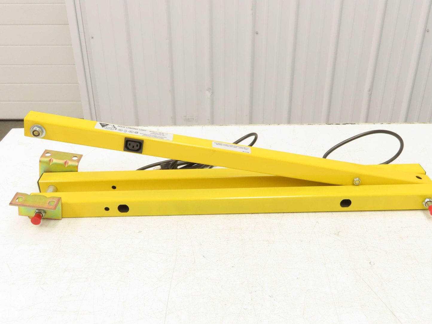 Mars DL-60 Tri-Lite Dock Loading Light Arm 60" Reach Heavy duty 24lbs Max