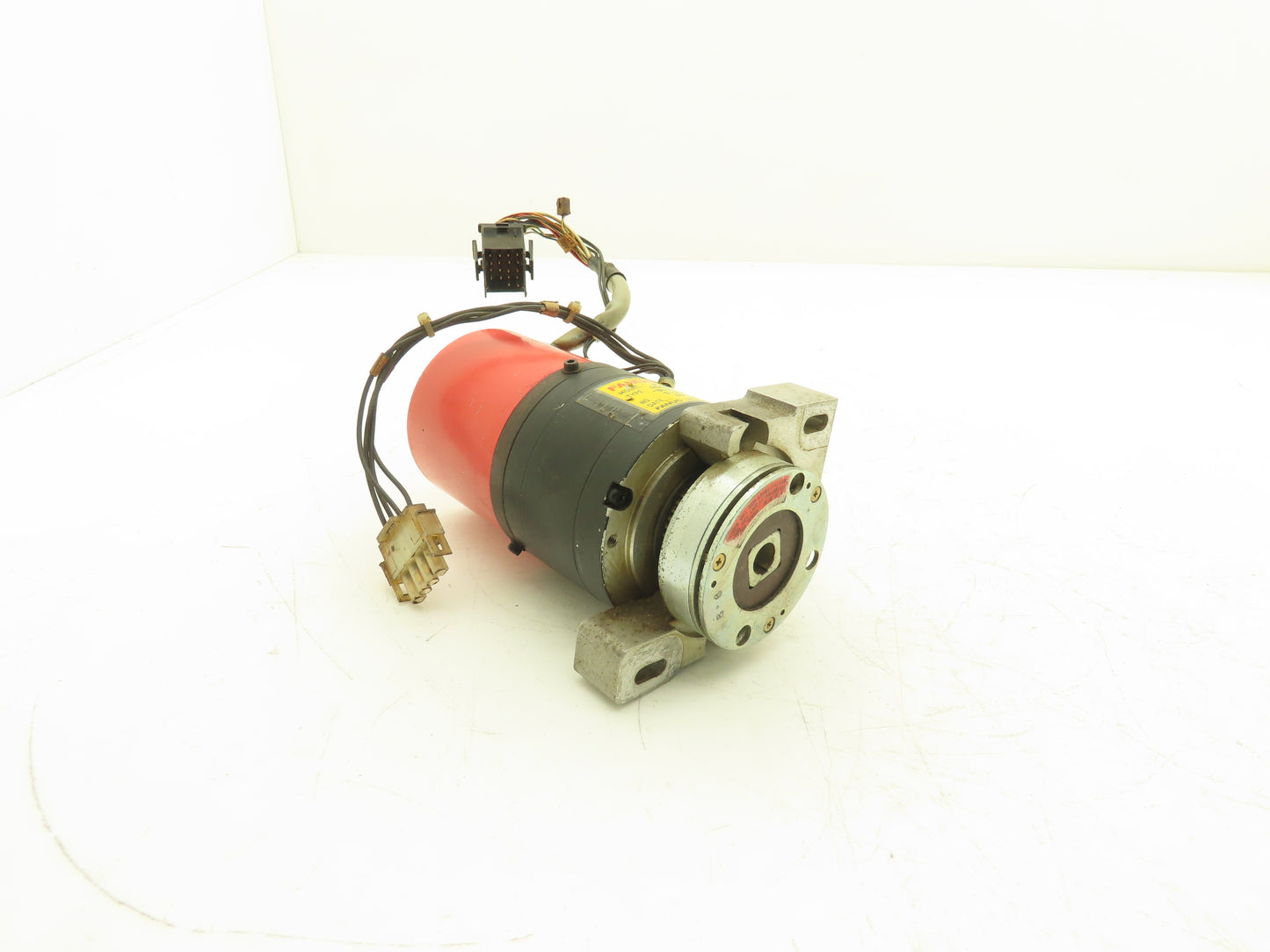 Fanuc A06B-0368-B031 | 3-0F | 3-OF AC Servo Motor 3Ph/6-Pole 5000 0.6Nm 2A 110v