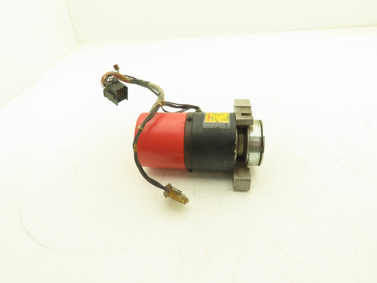Fanuc A06B-0368-B031 | 3-0F | 3-OF AC Servo Motor 3Ph/6-Pole 5000 0.6Nm 2A 110v