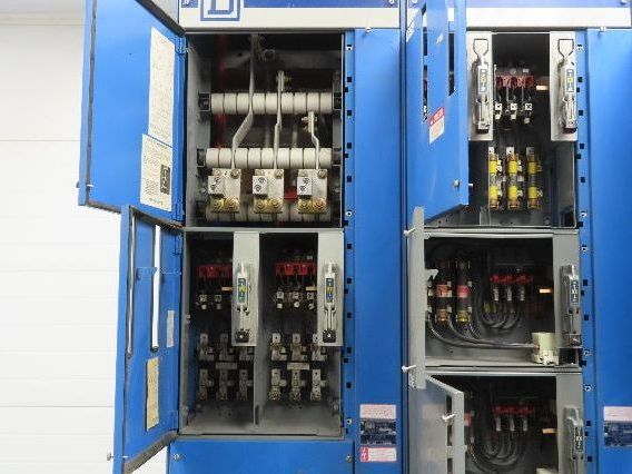 Square D MCC Motor Control Center 600A Disconnect Starter 100A Panelboard