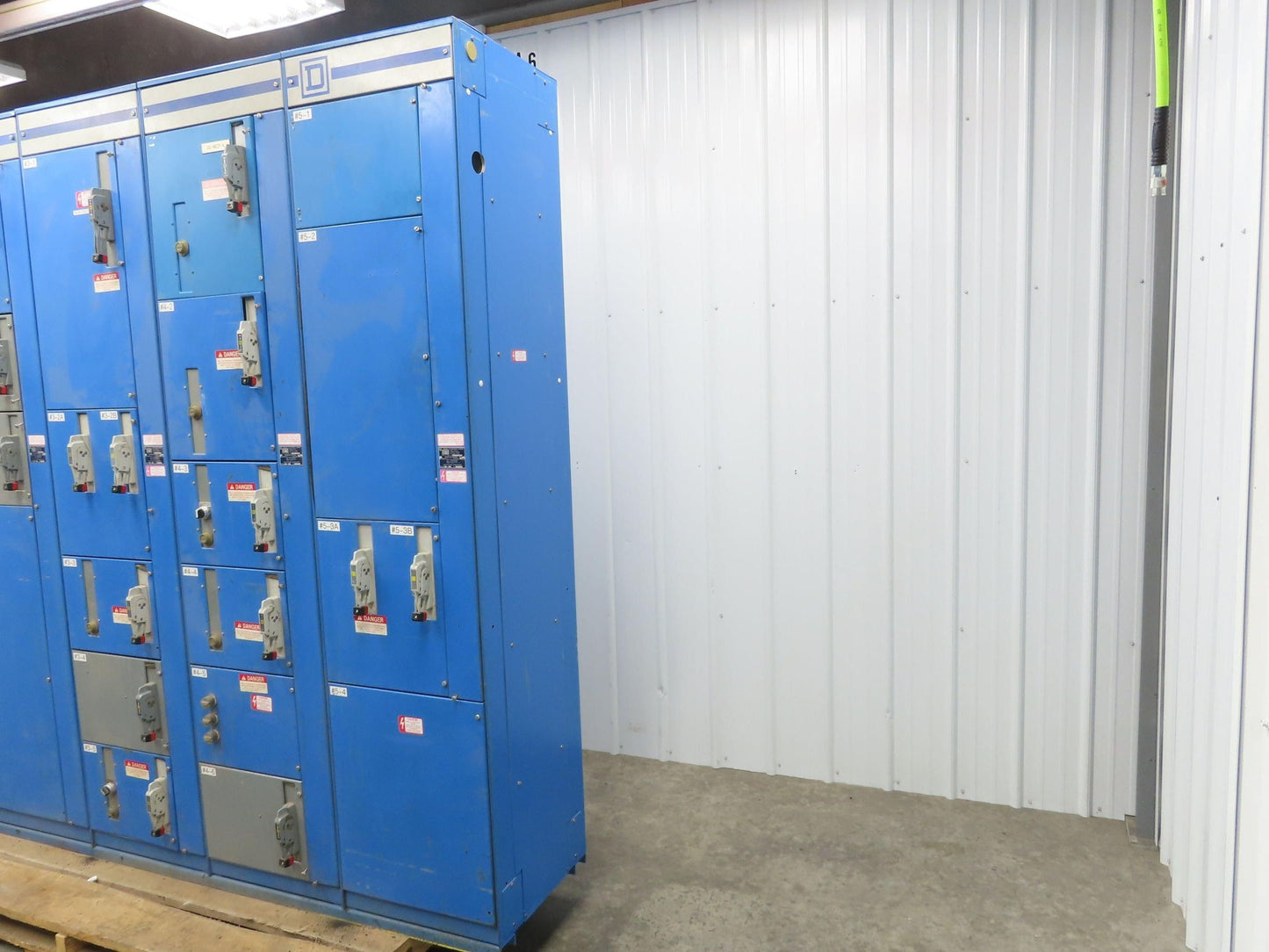 Square D MCC Motor Control Center 600A Disconnect Starter 100A Panelboard