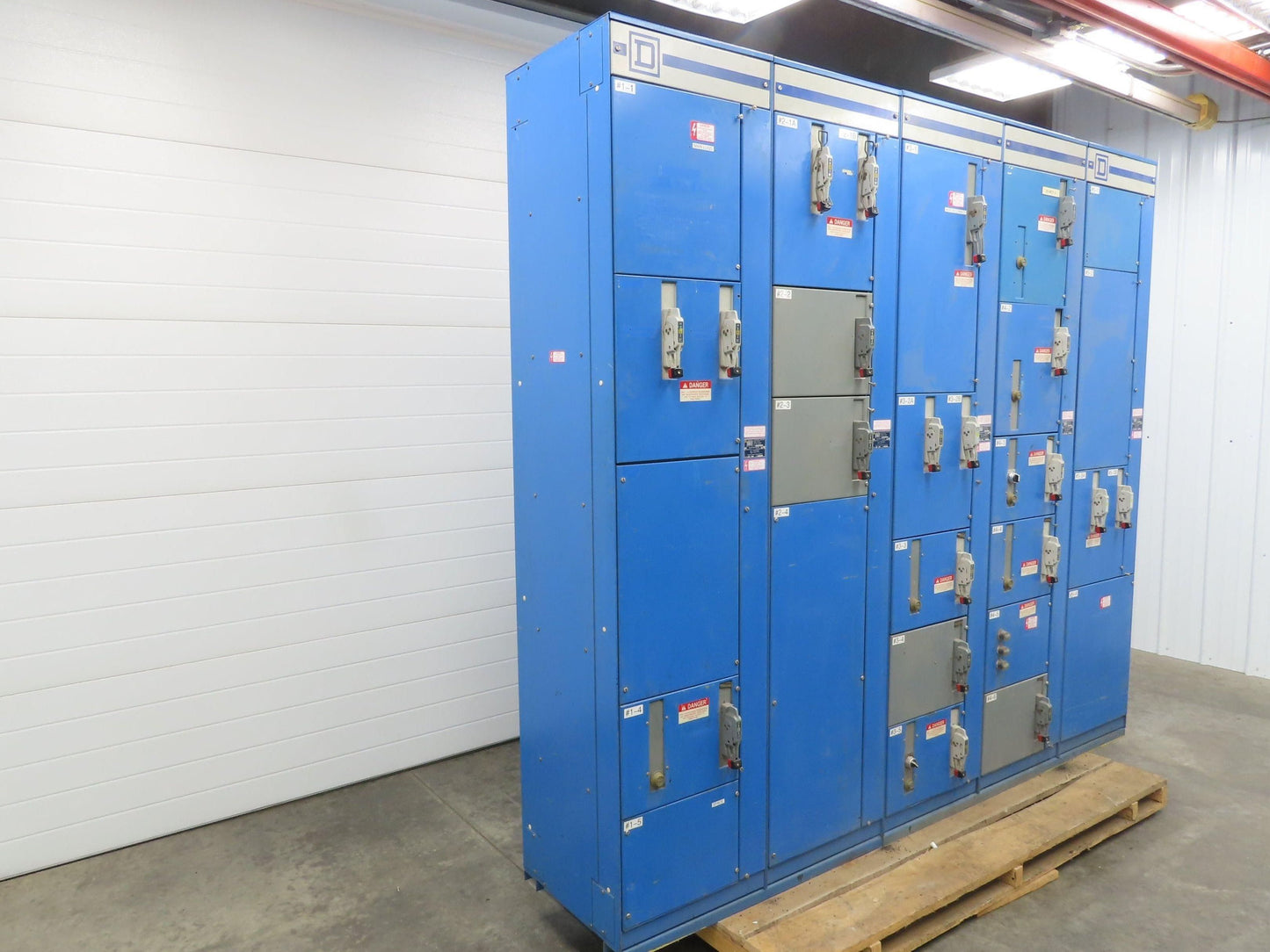 Square D MCC Motor Control Center 600A Disconnect Starter 100A Panelboard