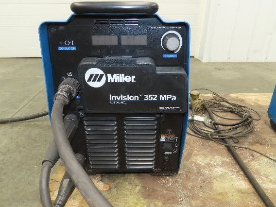 Miller Invision 352 MPA MIG Welder 425Amp 35V DC Pulse 1/3Ph S-64M Wire Feeder