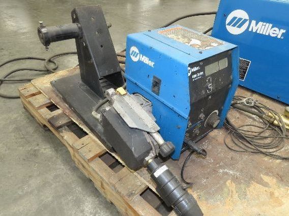 Miller Invision 352 MPA MIG Welder 425Amp 35V DC Pulse 1/3Ph S-64M Wire Feeder