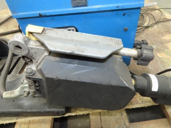 Miller Invision 352 MPA MIG Welder 425Amp 35V DC Pulse 1/3Ph S-64M Wire Feeder