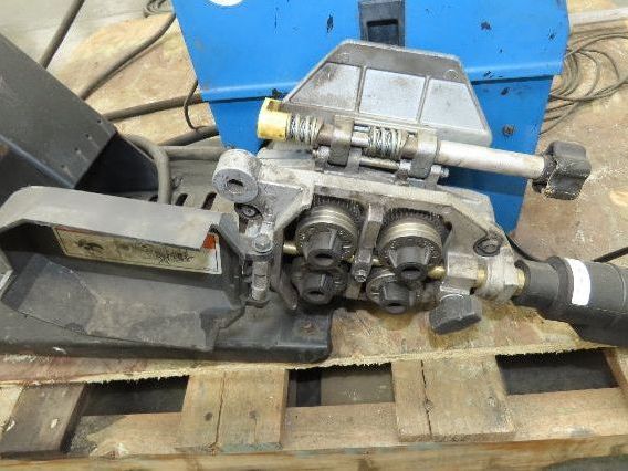 Miller Invision 352 MPA MIG Welder 425Amp 35V DC Pulse 1/3Ph S-64M Wire Feeder
