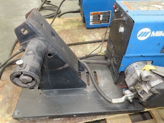 Miller Invision 352 MPA MIG Welder 425Amp 35V DC Pulse 1/3Ph S-64M Wire Feeder
