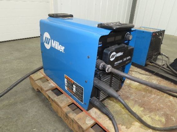 Miller Invision 352 MPA MIG Welder 425Amp 35V DC Pulse 1/3Ph S-64M Wire Feeder