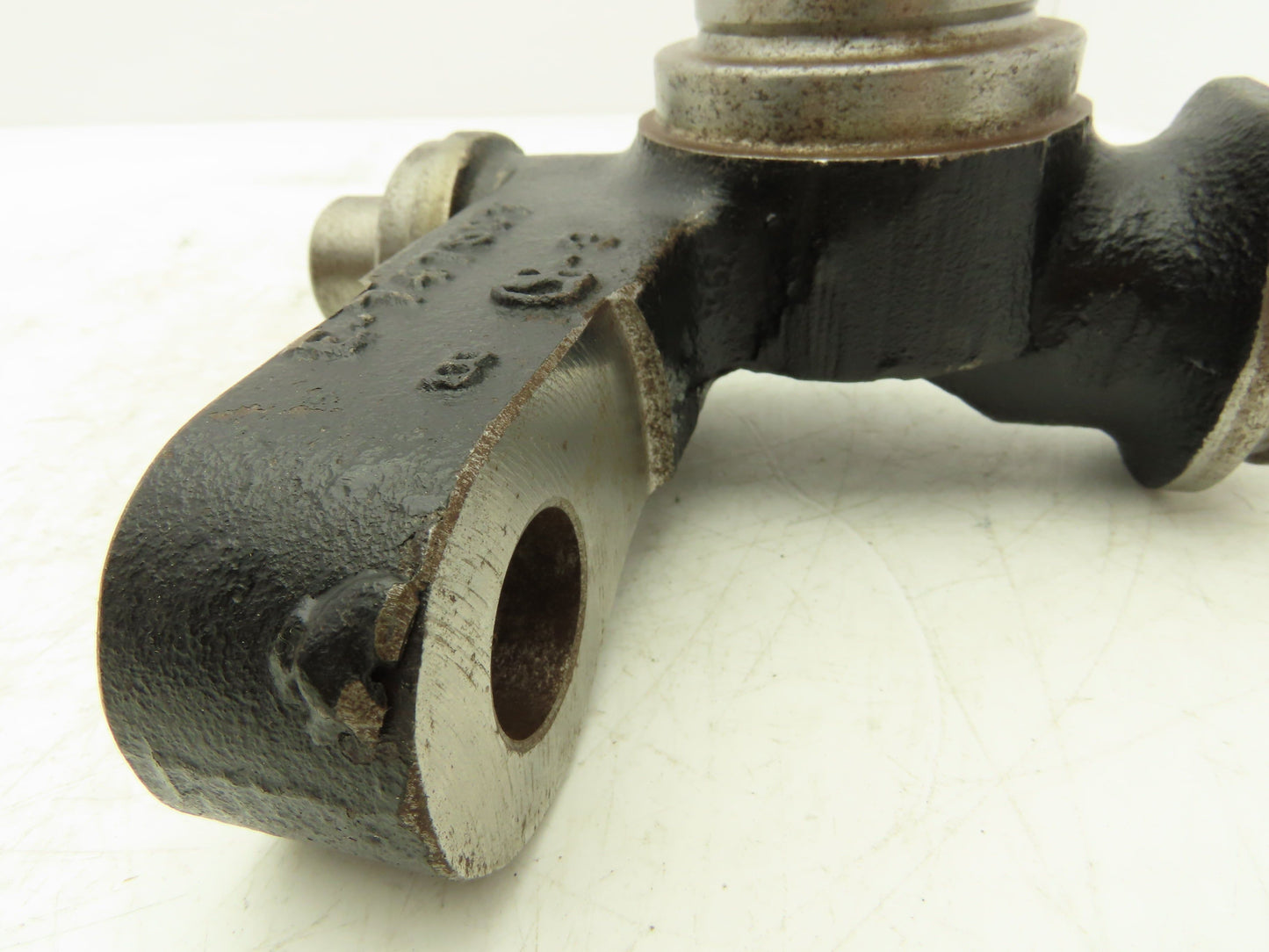 Yale 580011755 Forklift Steering Knuckle Right Hand