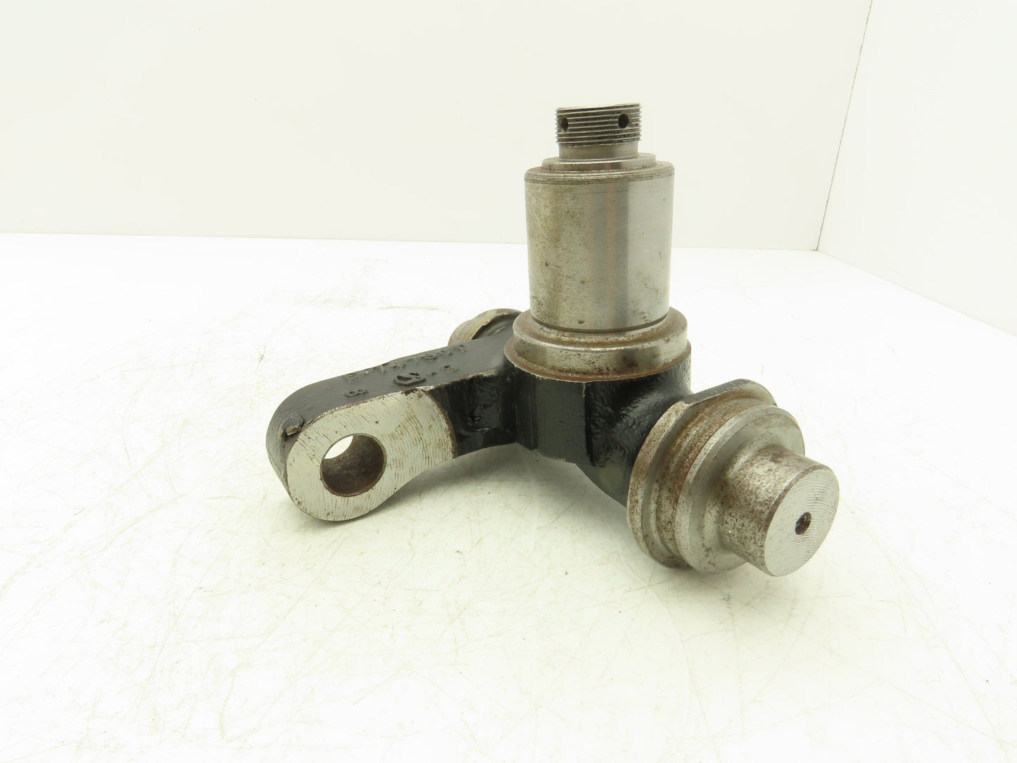 Yale 580011755 Forklift Steering Knuckle Right Hand