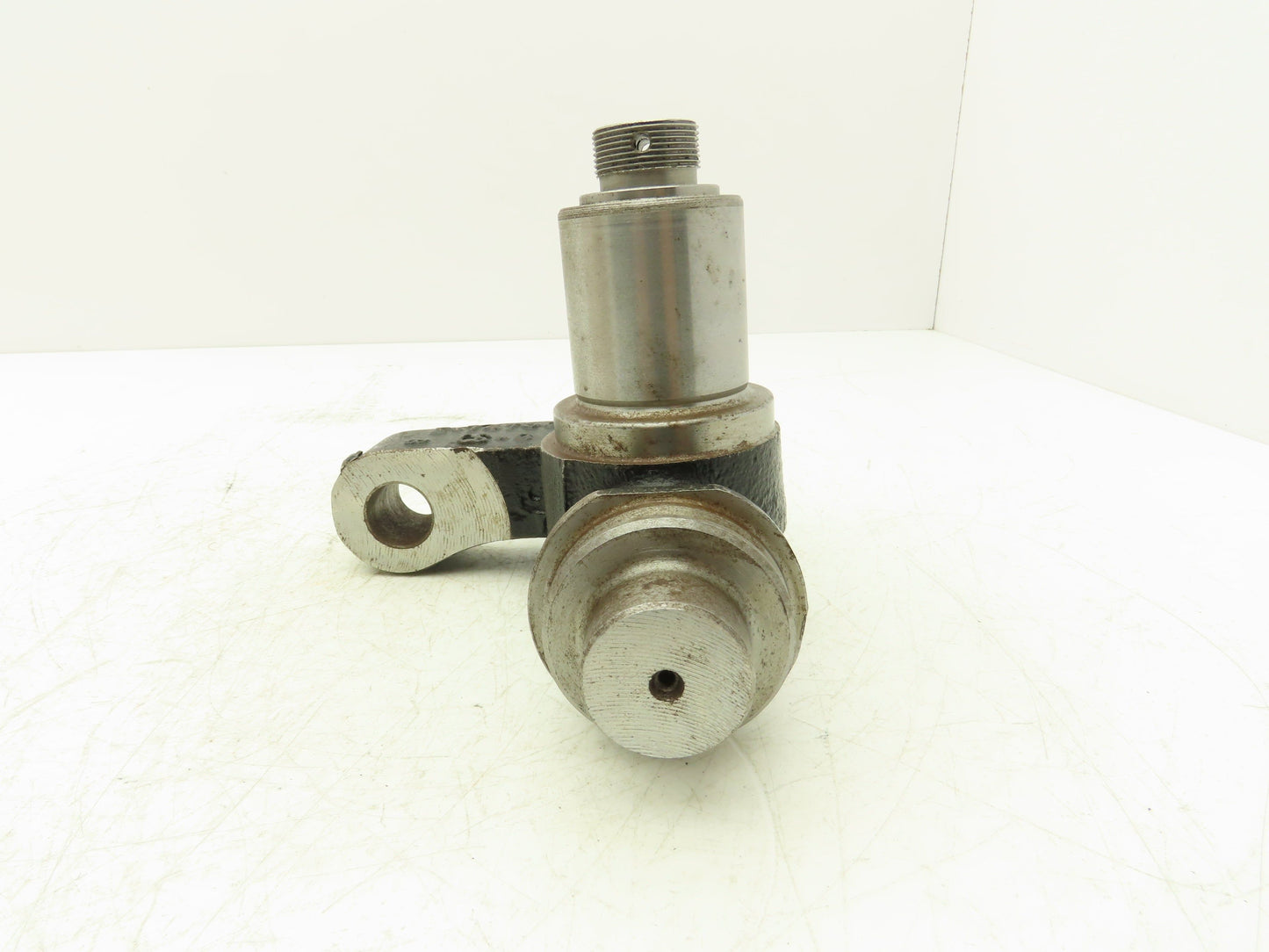 Yale 580011755 Forklift Steering Knuckle Right Hand