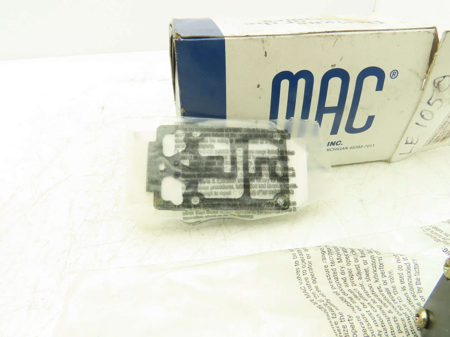 Mac 6222C-000-RA Pneumatic 4-Way Air Valve