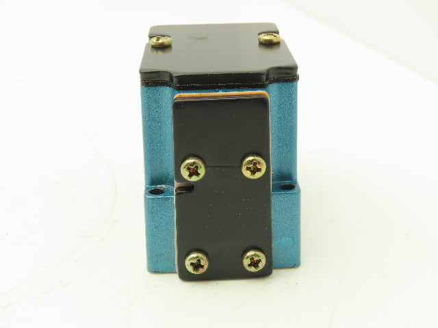 Mac 6222C-000-RA Pneumatic 4-Way Air Valve