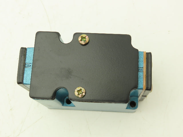 Mac 6222C-000-RA Pneumatic 4-Way Air Valve