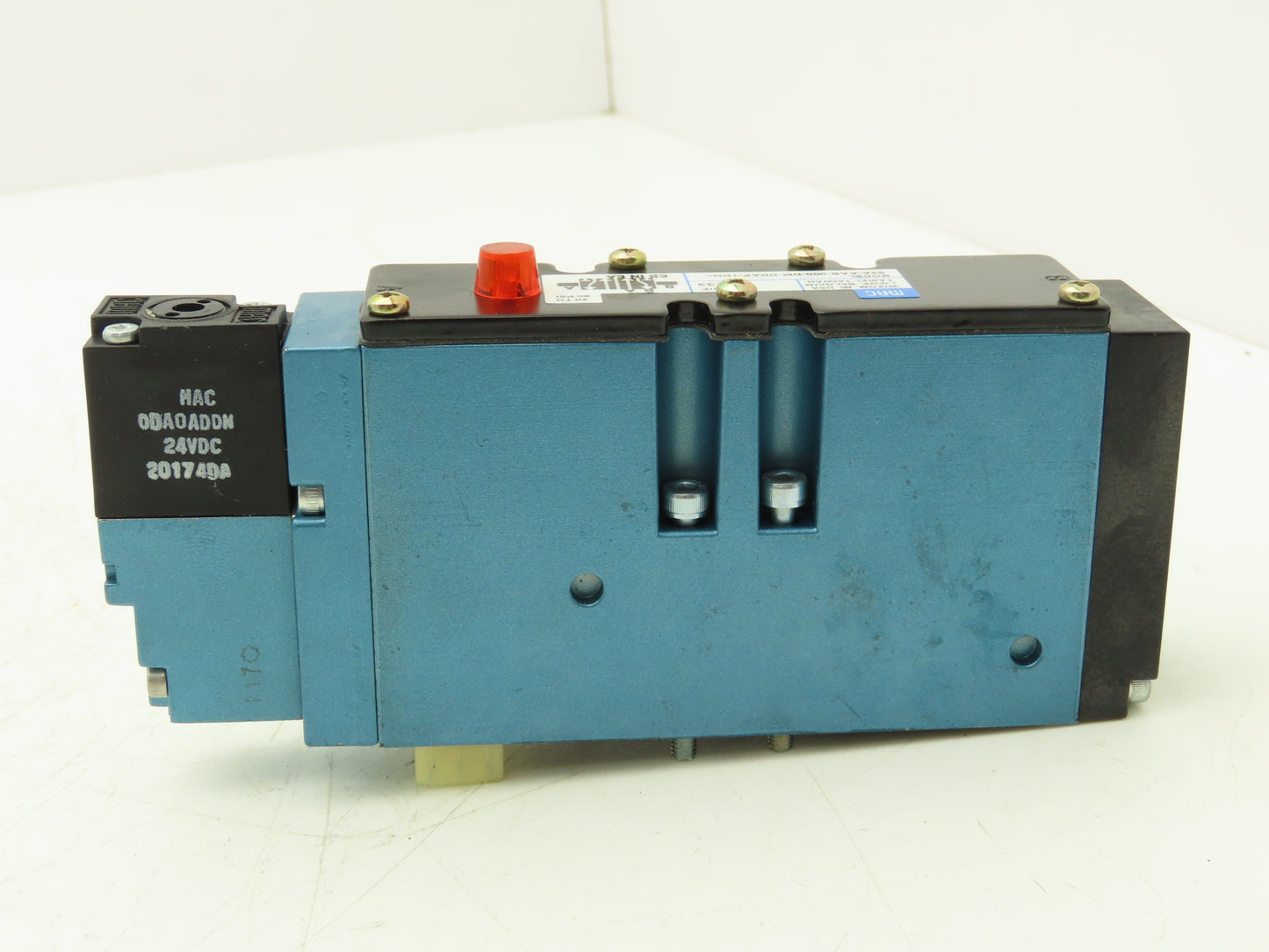 Mac 93A-AAB-000-DM-DDAP-1DN Pneumatic Air Valve 5 Port 2-way Single Solenoid 24V