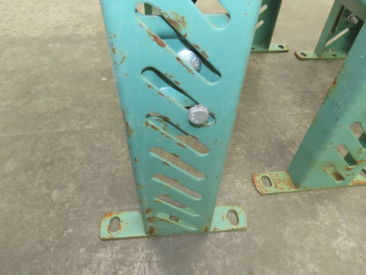 18"W Conveyor Leg Stationary Floor Support GREEN 24-1/4" to 38-1/2"H