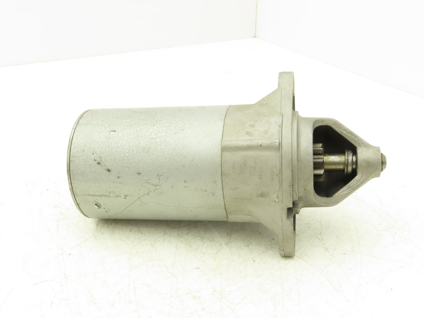 Bosch Starter Motor 12v CW 9-Tooth 0.9kW 68mm Flange 105mm Bolt Hole