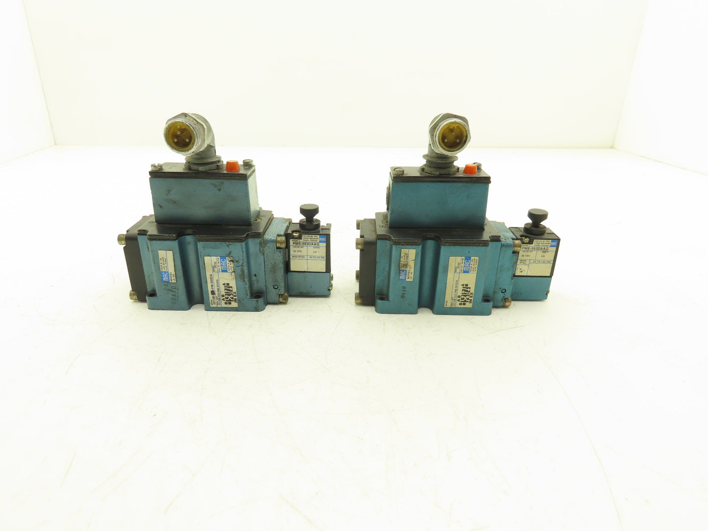 Mac 6513B-000-PM-593DA Pneumatic 4/2 Solenoid Valve 24VDC PME-593DAAG  Lot of 2