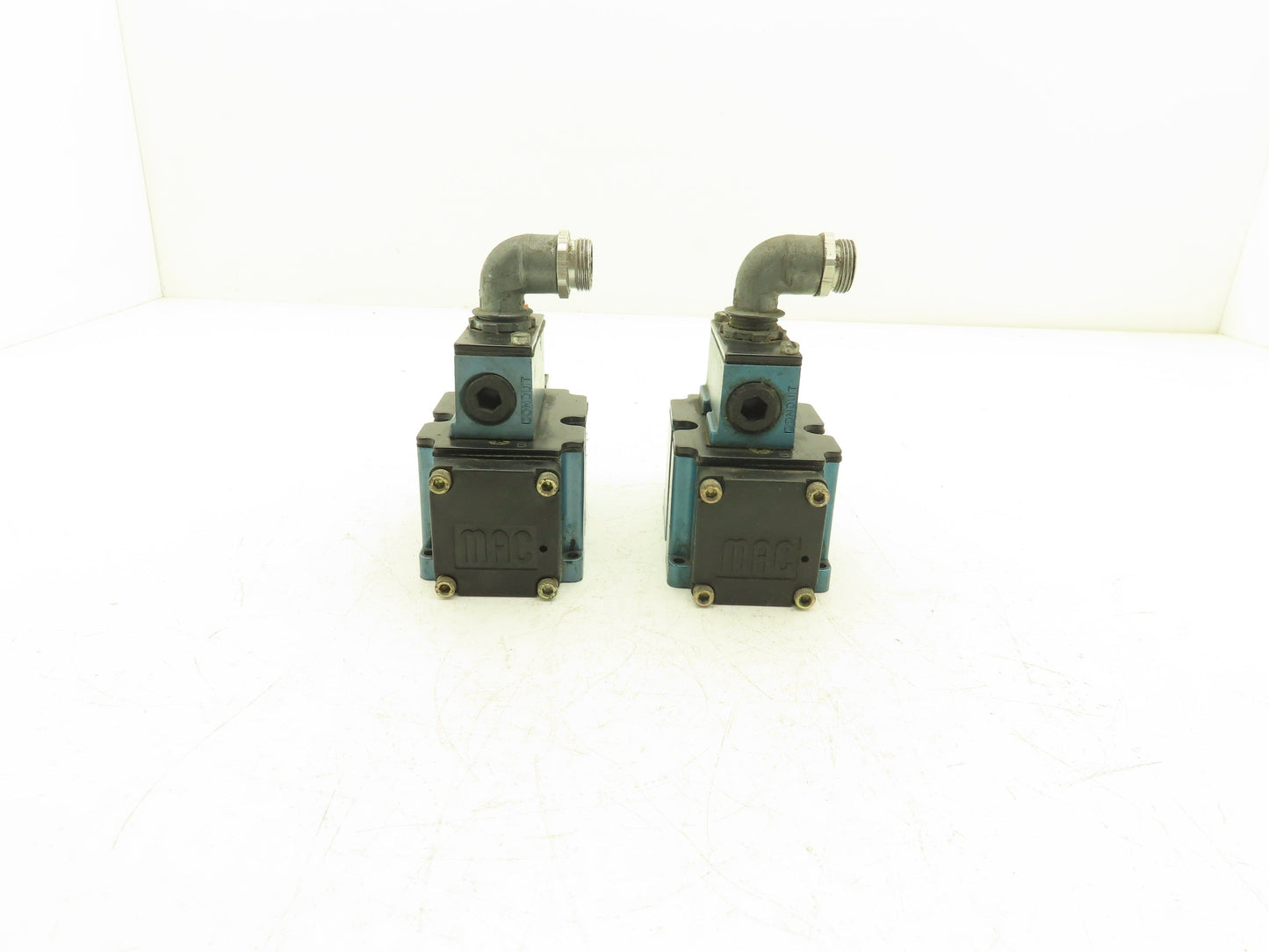 Mac 6513B-000-PM-593DA Pneumatic 4/2 Solenoid Valve 24VDC PME-593DAAG  Lot of 2