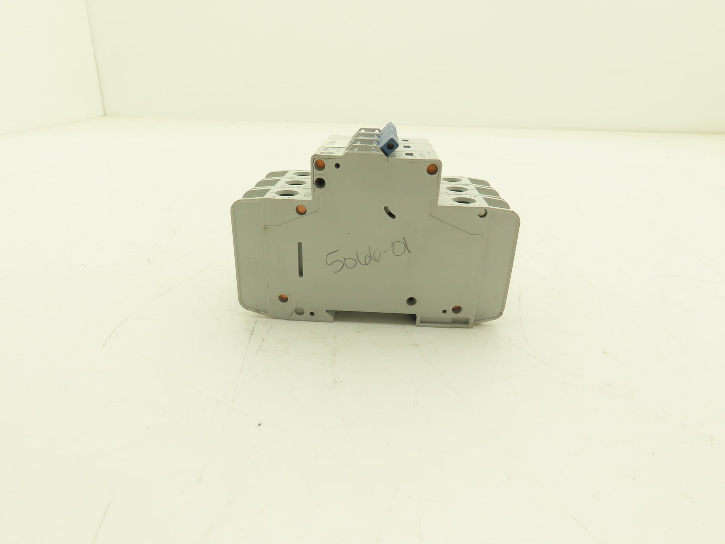 Allen Bradley 1489A3C010 | AB-5329 1489-A3C010 Circuit Breaker 3-Pole 1A 480v