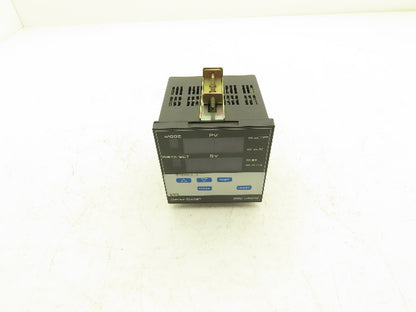Barber Coleman MAQ 8-01900-001-0 Limitrol Temperature Controller 1/4 DIN Scratch