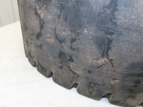 Mitco Solid Solver 7.00-12 Forklift Tire Traction Solid Press-on Black 6x220mm