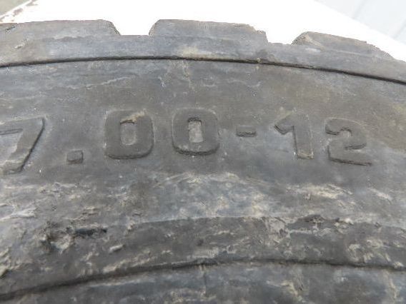 Mitco Solid Solver 7.00-12 Forklift Tire Traction Solid Press-on Black 6x220mm
