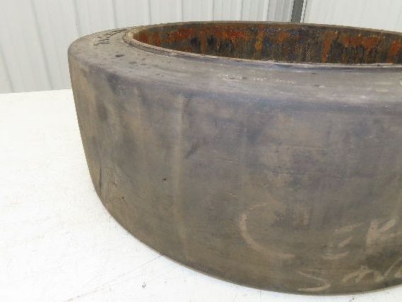 Total Source 21x7x15 Forklift Tire Smooth Solid Press-on Black