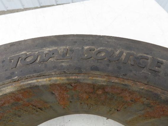 Total Source 21x7x15 Forklift Tire Smooth Solid Press-on Black