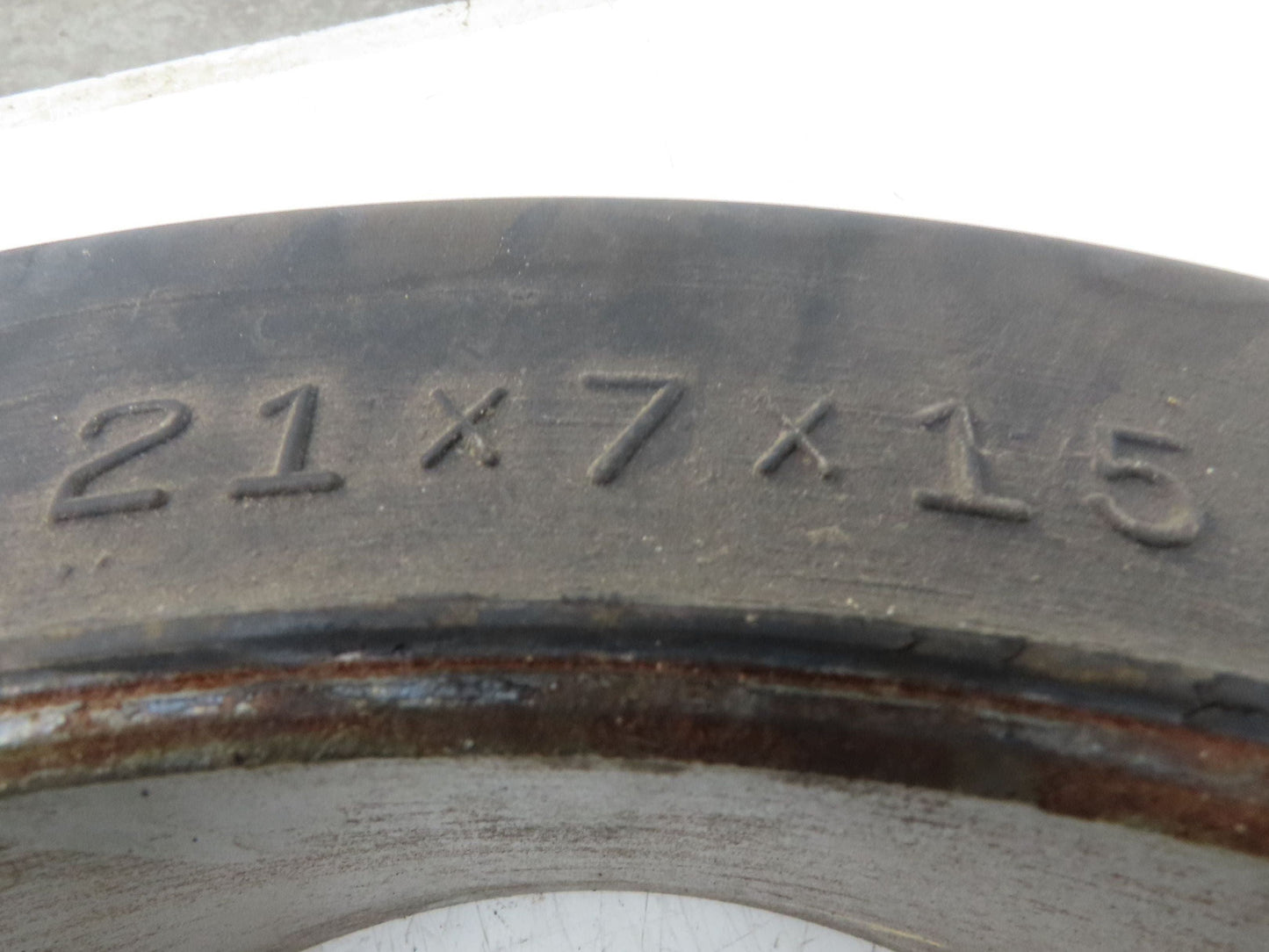 Super Solid 21x7x15 Forklift Tire Smooth Solid Press-on Black