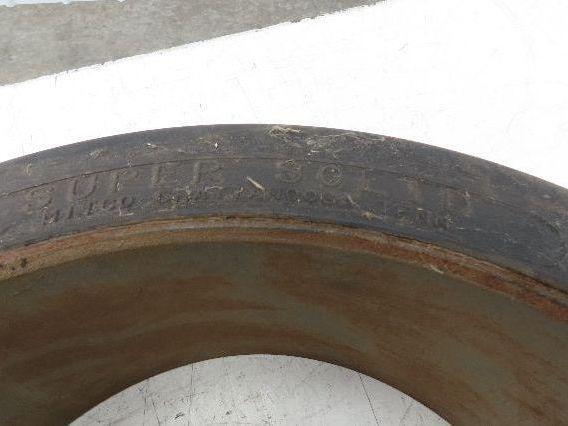 Super Solid 21x7x15 Forklift Tire Smooth Solid Press-on Black