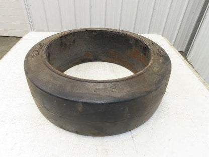 Wide Track 21x7x15 21x7x15 Forklift Tire Smooth Solid Press-on Black